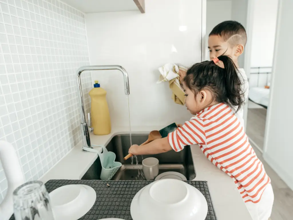 4 Ways to Involve your Kids at Home masthead