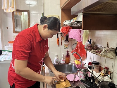 HPC= staff preparing meals_lowres